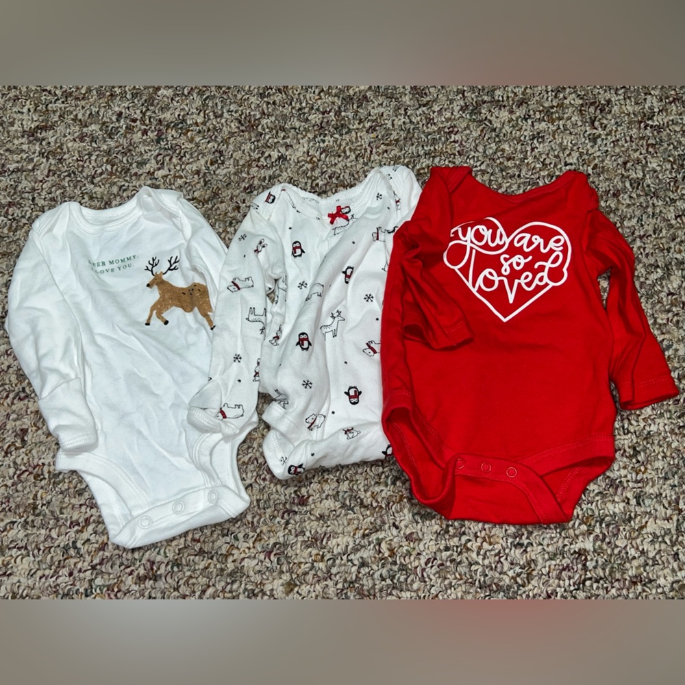 Boys, girls newborn bodysuits, Lot of 3 Newborn long sleeve outfits, shirts